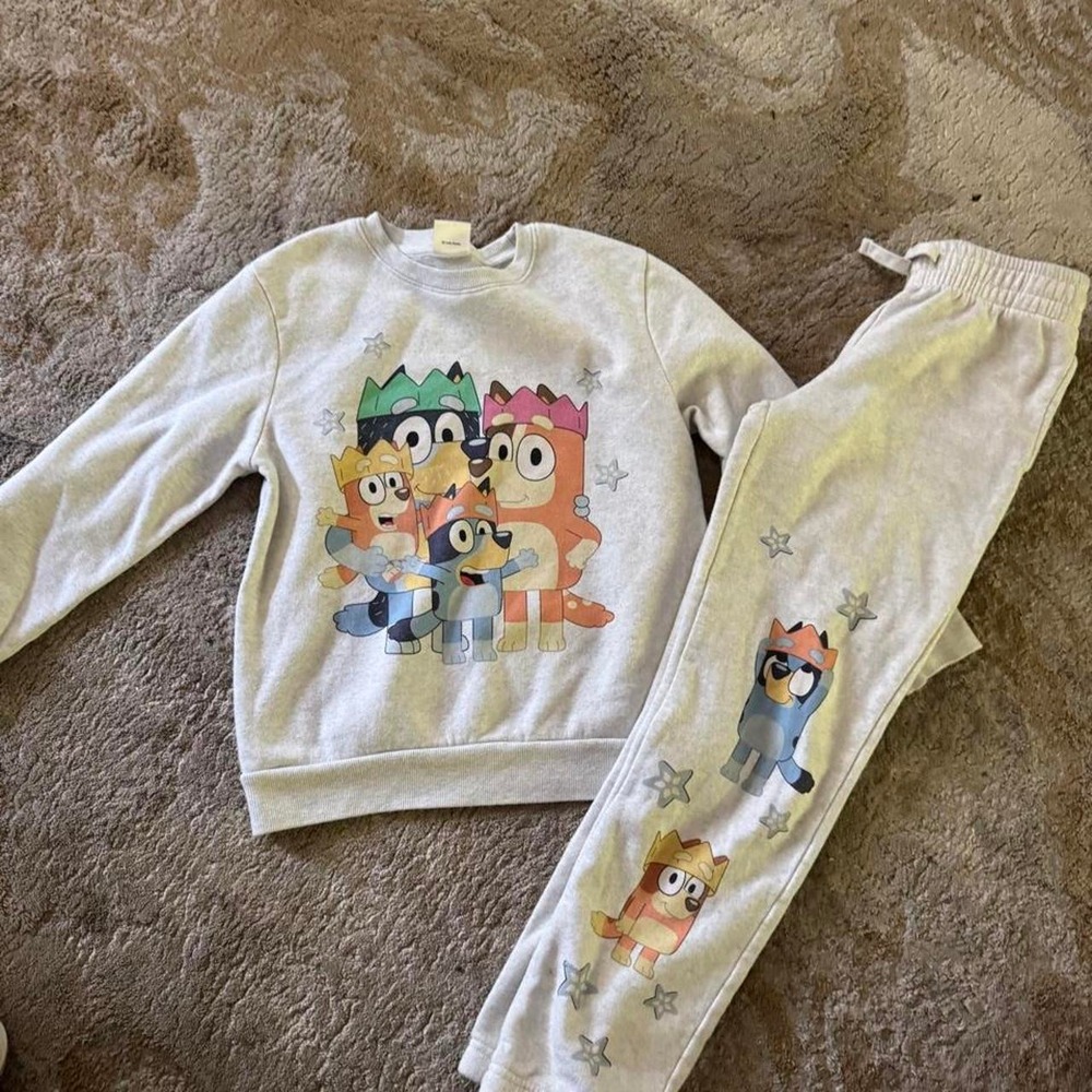 Bluey kids set with cartoon characters and stars, size L